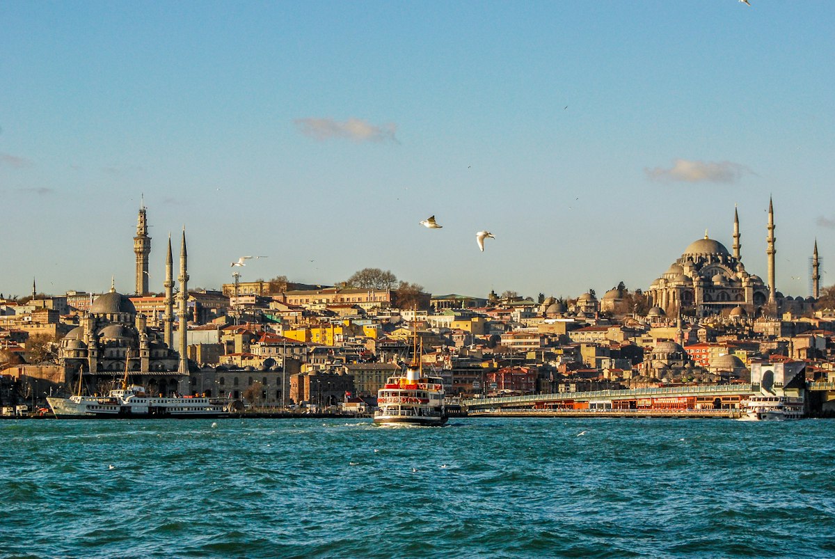 Istanbul skyline on the Bosphorus, a leading destination for dental implants in Turkey